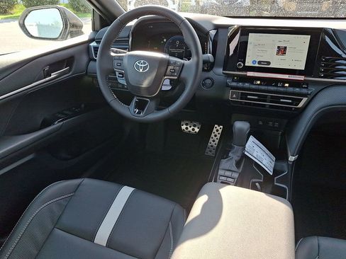 New 2026 Toyota Camry SE image 10