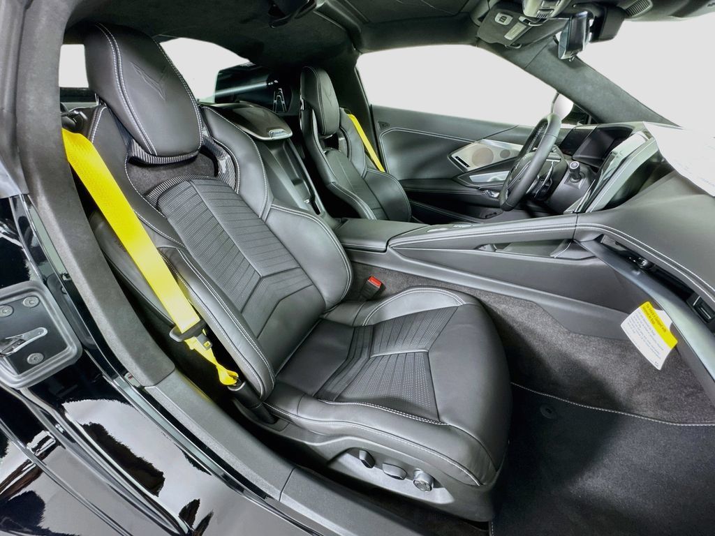 New 2027 Chevrolet Corvette Grand Sport w/ Z52 Sport Performance Package RWD image 26