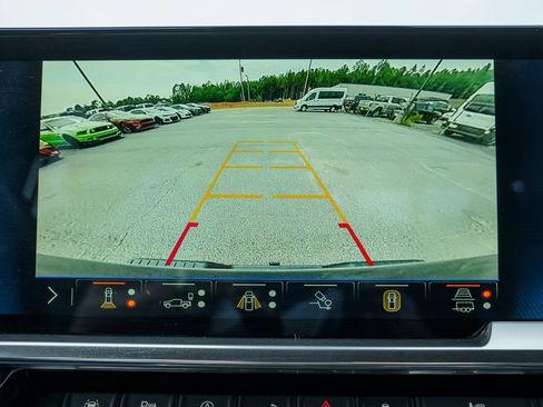 Used 2024 Chevrolet Silverado 1500 High Country w/ Technology Package AWD/4WD image 48