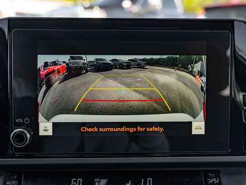 Used 2026 Toyota Camry SE FWD image 30