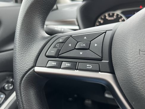 Used 2023 Nissan Altima 2.5 SV image 21