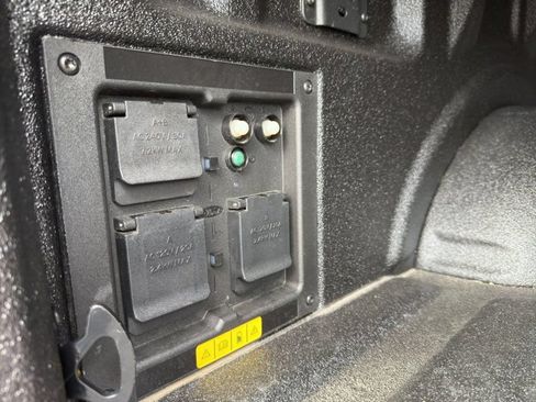 Used 2023 Ford F150 Lightning 4x4 SuperCrew image 32