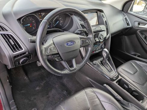 Used 2016 Ford Focus Titanium image 2