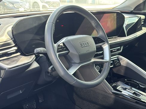Used 2025 Audi Q5 Premium Plus w/ Premium Plus AWD/4WD image 17