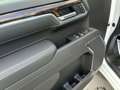New 2026 GMC Sierra 1500 Elevation image 13
