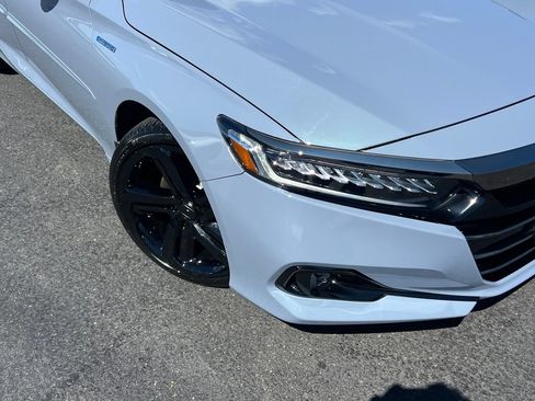 Used 2022 Honda Accord Sport image 2