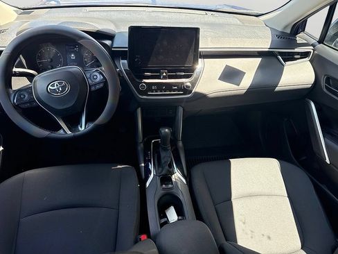 Used 2023 Toyota Corolla Cross LE AWD/4WD image 34