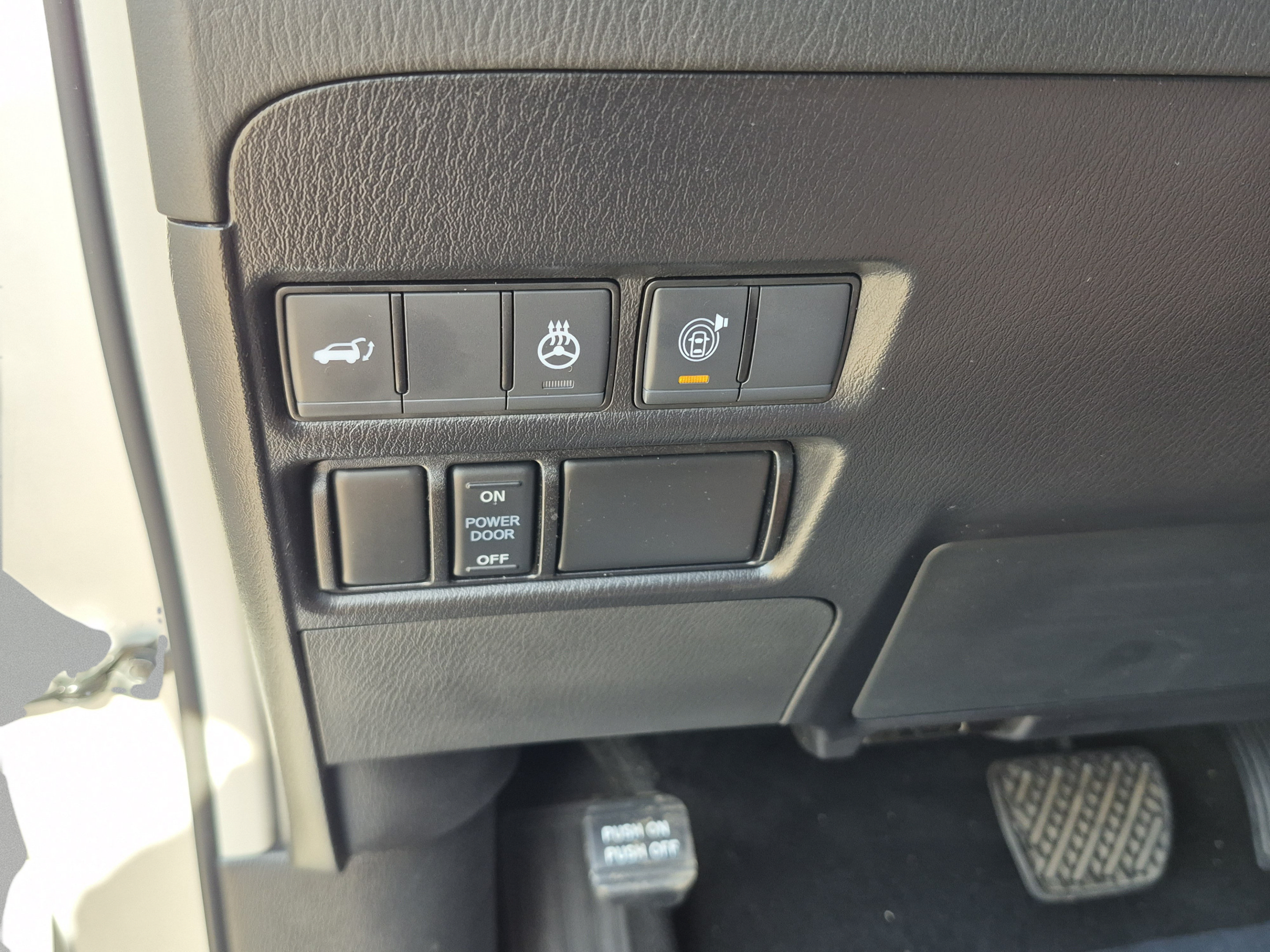 Certified 2024 Nissan Armada SL w/ Captain's Chairs Package RWD image 33