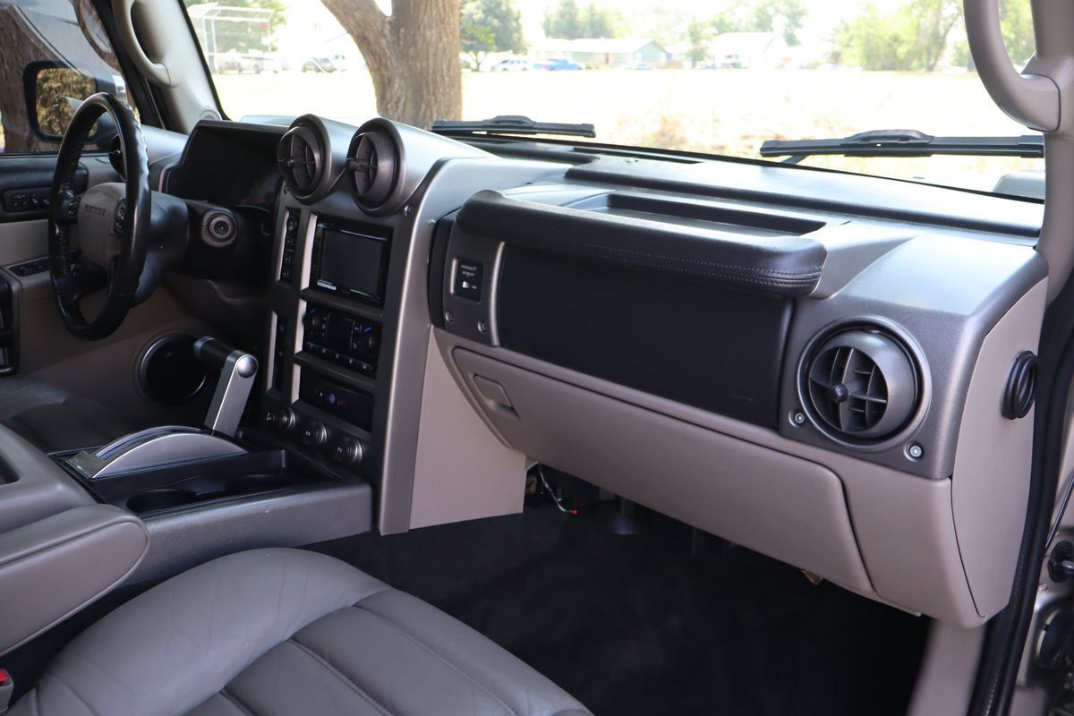 Used 2003 HUMMER H2 w/ Preferred Equipment Group AWD/4WD image 17
