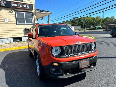 Used 2017 Jeep Renegade Latitude w/ Safety & Security Group AWD/4WD image 26