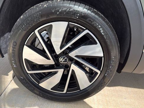 New 2025 Volkswagen Atlas SEL image 22