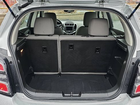 Used 2020 Chevrolet Sonic LT image 29