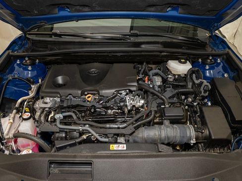 Used 2025 Toyota Camry LE image 18