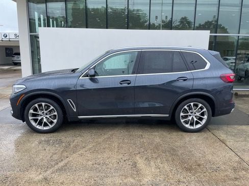 Used 2021 BMW X5 xDrive40i w/ Premium Package AWD/4WD image 2