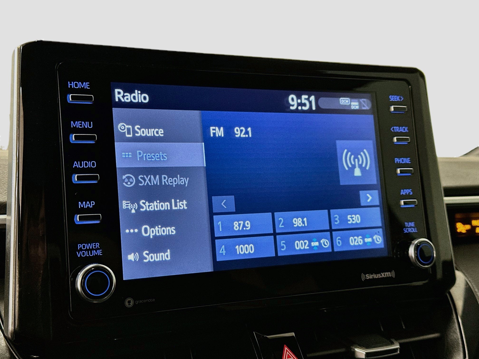 Used 2021 Toyota Corolla SE w/ Carpet Mat Package (TMS) FWD image 21