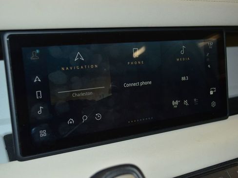 Used 2023 Land Rover Defender 110 SE AWD/4WD image 25