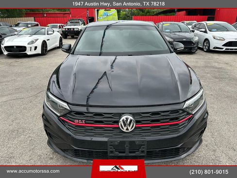 Used 2019 Volkswagen Jetta GLI image 2