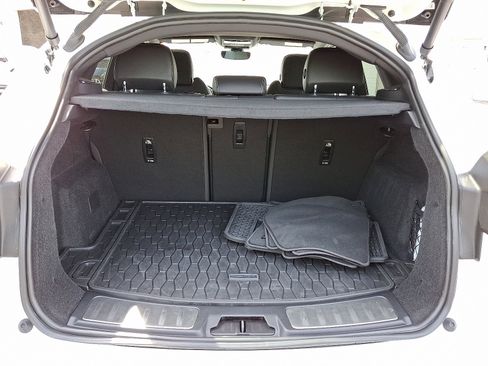 Certified 2024 Jaguar E-PACE R-Dynamic SE image 29