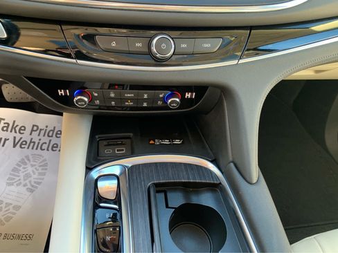 Used 2022 Buick Enclave Avenir w/ Avenir Technology Package image 19