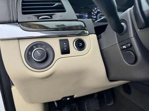 Used 2014 Lincoln MKS AWD w/ Equipment Group 101A image 16