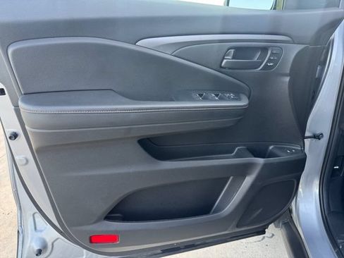 Used 2023 Honda Passport TrailSport image 4