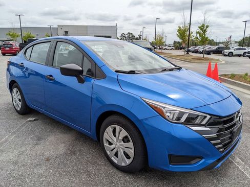 Used 2023 Nissan Versa S image 11