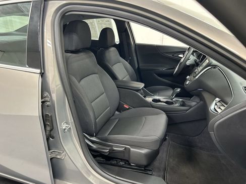 Used 2017 Chevrolet Malibu LT FWD image 22