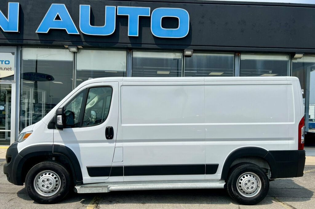 Used 2025 RAM ProMaster 2500 w/ U-Haul Equipment Group FWD image 28