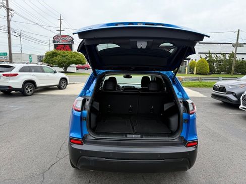 Used 2023 Jeep Cherokee Altitude Lux image 33