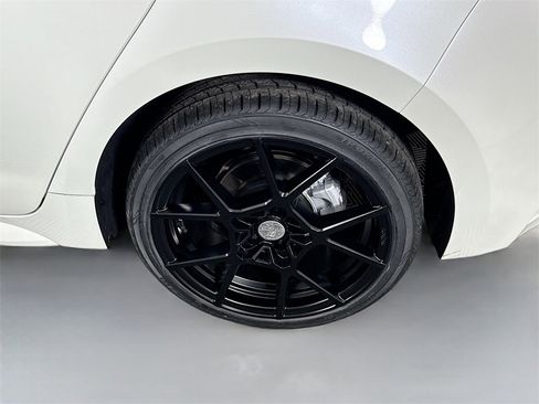 Used 2019 Toyota Corolla XSE image 32