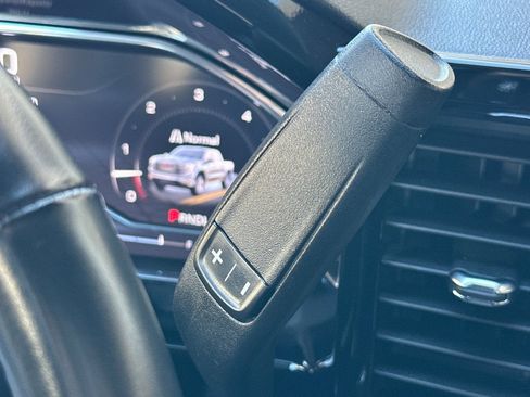 Certified 2025 GMC Sierra 1500 SLT image 27