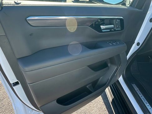 New 2026 Chevrolet Tahoe LT image 11