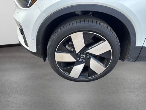 Used 2023 Volvo C40 P8 Recharge Ultimate image 12