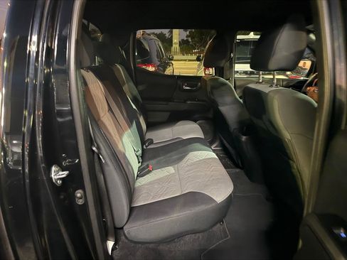 Used 2021 Toyota Tacoma TRD Off-Road AWD/4WD image 24