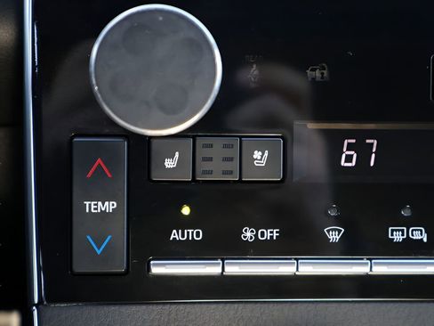 Used 2021 Toyota Avalon Limited w/ Advanced Safety Package FWD image 25