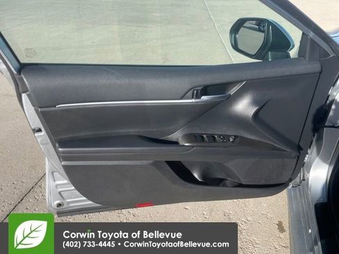 Used 2023 Toyota Camry SE image 10
