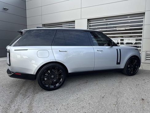 Certified 2025 Land Rover Range Rover Long Wheelbase SE AWD/4WD image 8