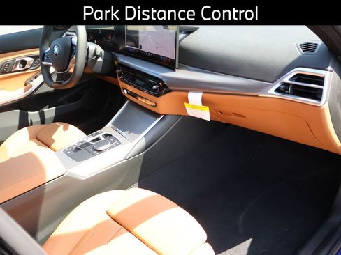 Used 2025 BMW 330i xDrive Sedan w/ Premium Package AWD/4WD image 12