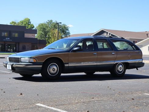 Used 1996 Buick Roadmaster Estate RWD image 11