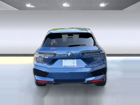 Certified 2023 BMW iX xDrive50 w/ Premium Package AWD/4WD image 10
