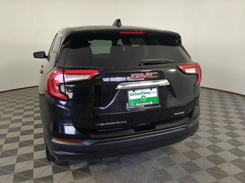 Used 2022 GMC Terrain SLE w/ LPO, Floor Liner Package AWD/4WD image 6