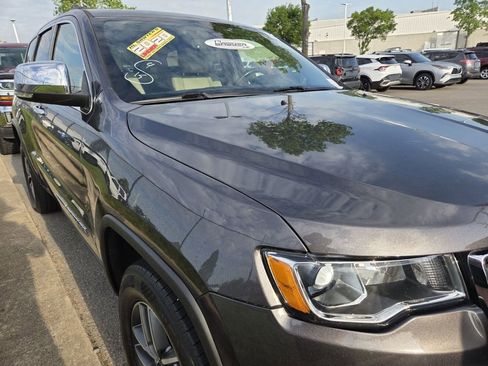 Used 2020 Jeep Grand Cherokee Limited w/ Luxury Group II RWD image 9