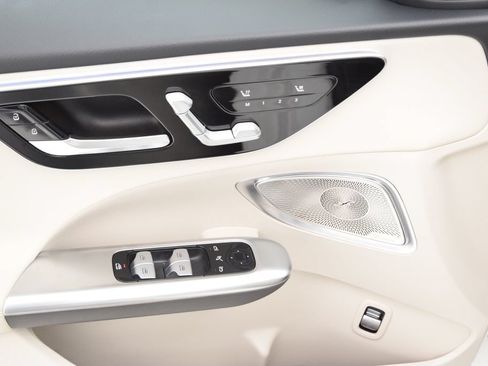 Used 2023 Mercedes-Benz C 300 Sedan image 22