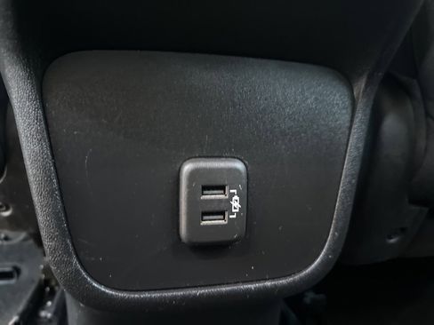 Used 2020 Chevrolet Equinox LT image 18