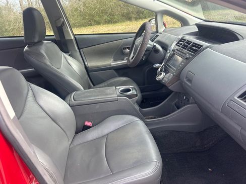 Used 2014 Toyota Prius V Two image 18