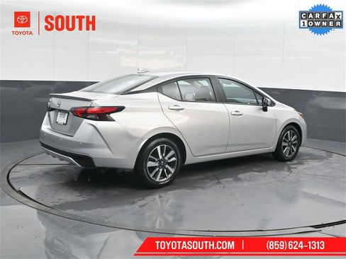 Used 2025 Nissan Versa SV image 2