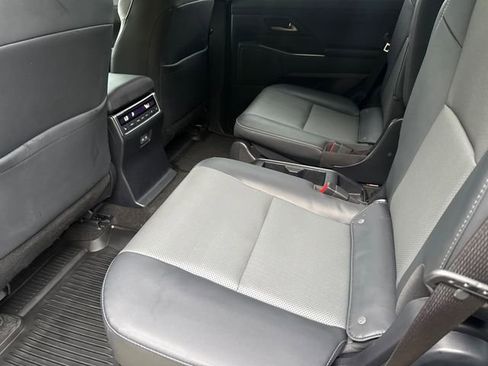 Used 2025 Lexus GX 550 w/ Accessory Package (2T) image 18