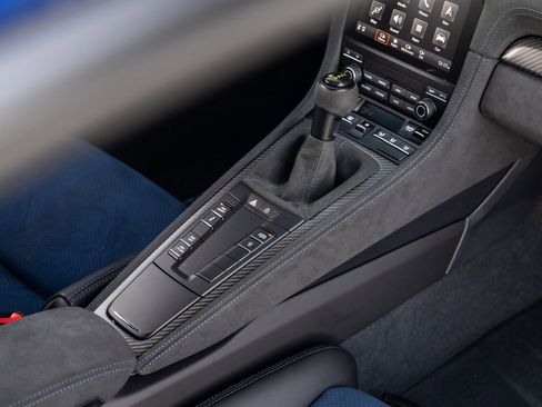 Certified 2025 Porsche 718 Cayman GT4 RS image 37