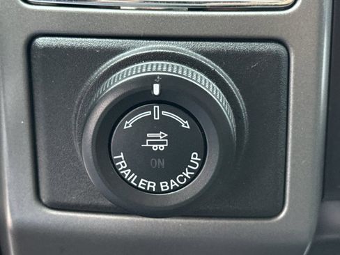 Used 2021 Ford Expedition Max XLT image 27