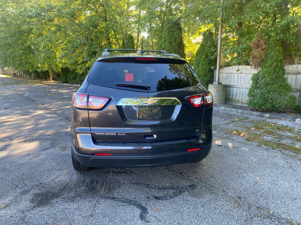 Used 2017 Chevrolet Traverse LT w/ Style and Technology Package AWD/4WD image 4